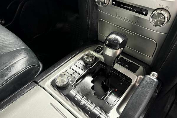 2017 Toyota Landcruiser Sahara VDJ200R