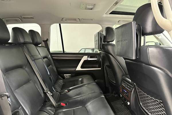 2017 Toyota Landcruiser Sahara VDJ200R
