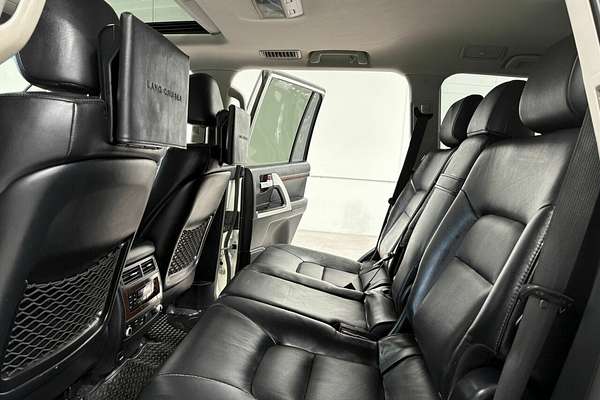 2017 Toyota Landcruiser Sahara VDJ200R