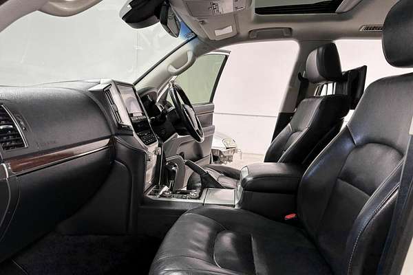 2017 Toyota Landcruiser Sahara VDJ200R