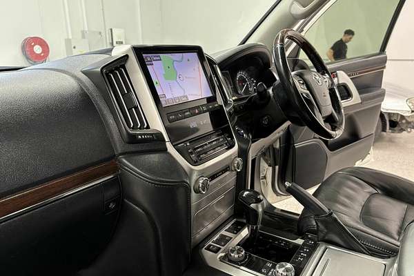 2017 Toyota Landcruiser Sahara VDJ200R