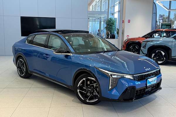 2024 Kia K4 GT-Line CL4m