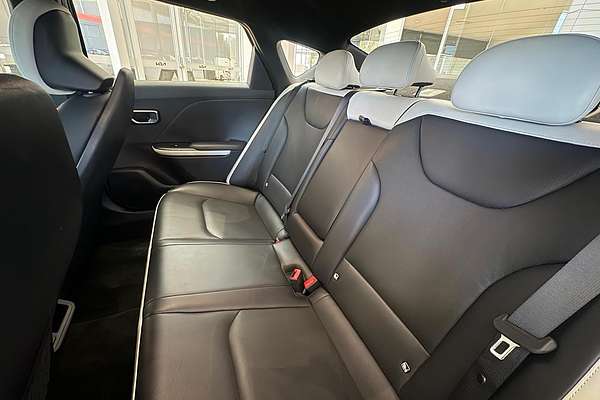 2024 Kia K4 GT-Line CL4m