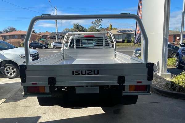 2025 Isuzu D-MAX SX High Ride Rear Wheel Drive