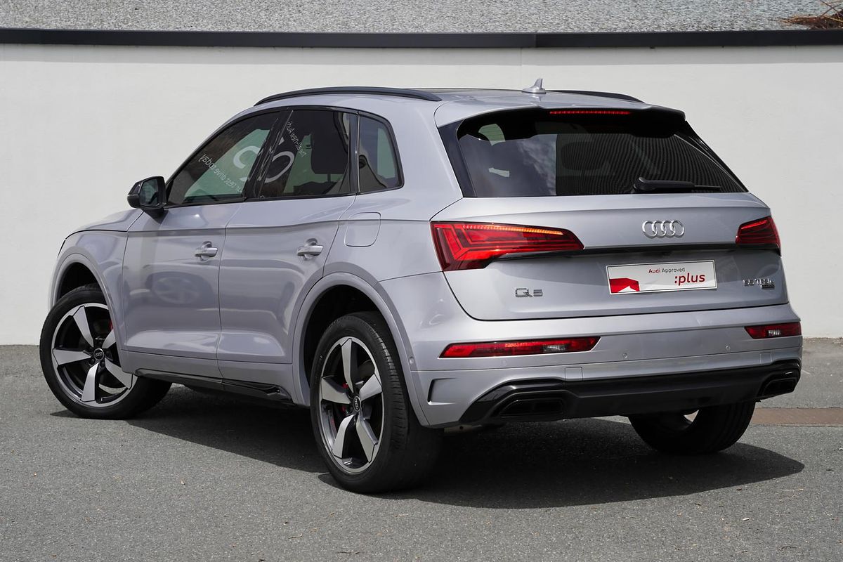 2023 Audi Q5 55 TFSI e S line FY