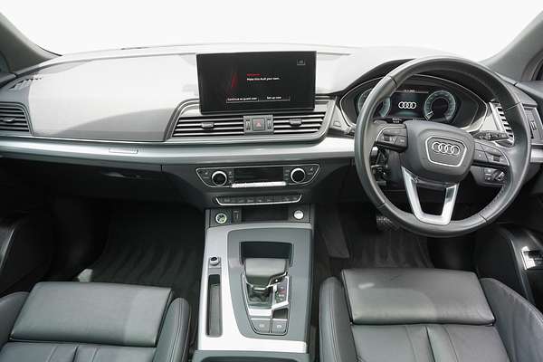 2023 Audi Q5 55 TFSI e S line FY