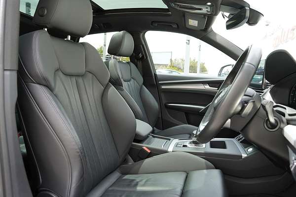 2023 Audi Q5 55 TFSI e S line FY