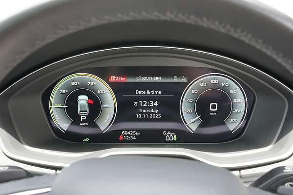 2023 Audi Q5 55 TFSI e S line FY