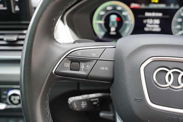 2023 Audi Q5 55 TFSI e S line FY