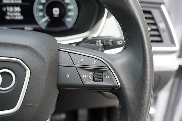 2023 Audi Q5 55 TFSI e S line FY