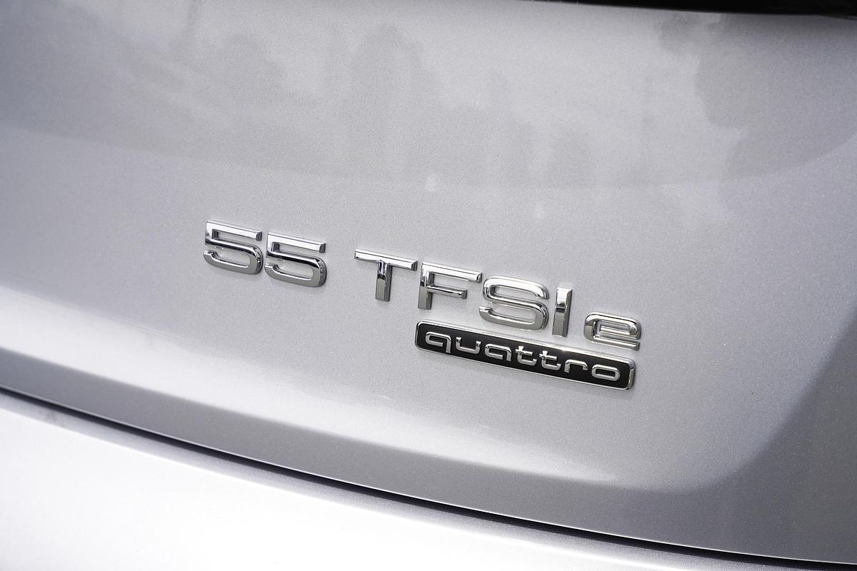 2023 Audi Q5 55 TFSI e S line FY