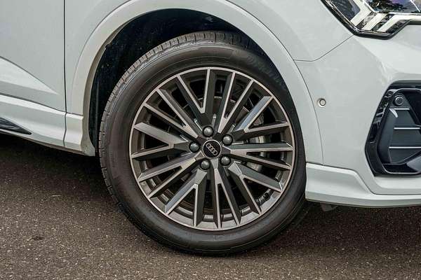 2025 Audi Q3 35 TFSI S line edition F3