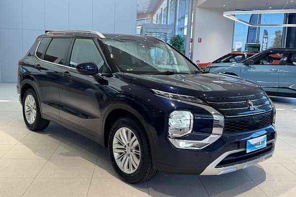 2024 Mitsubishi Outlander LS ZM