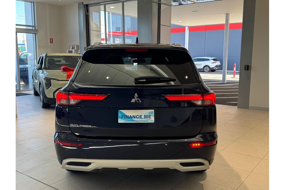 2024 Mitsubishi Outlander LS ZM