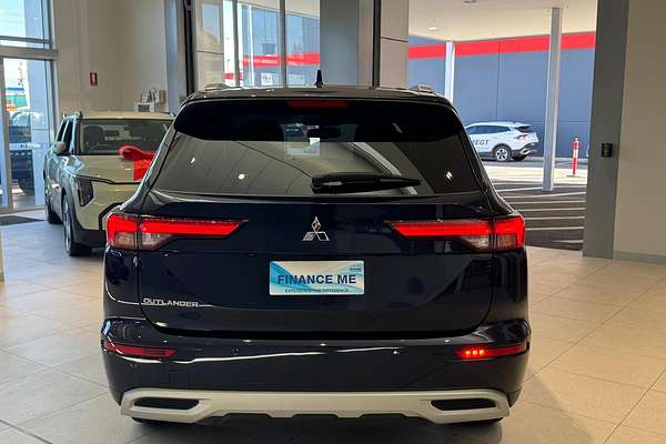 2024 Mitsubishi Outlander LS ZM