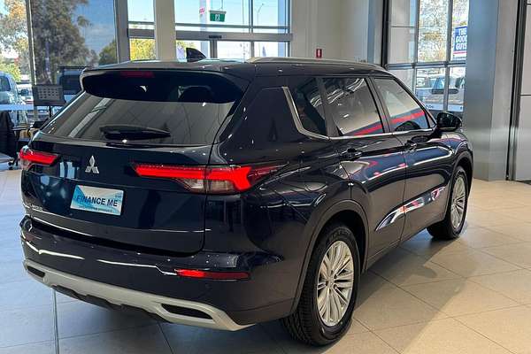 2024 Mitsubishi Outlander LS ZM