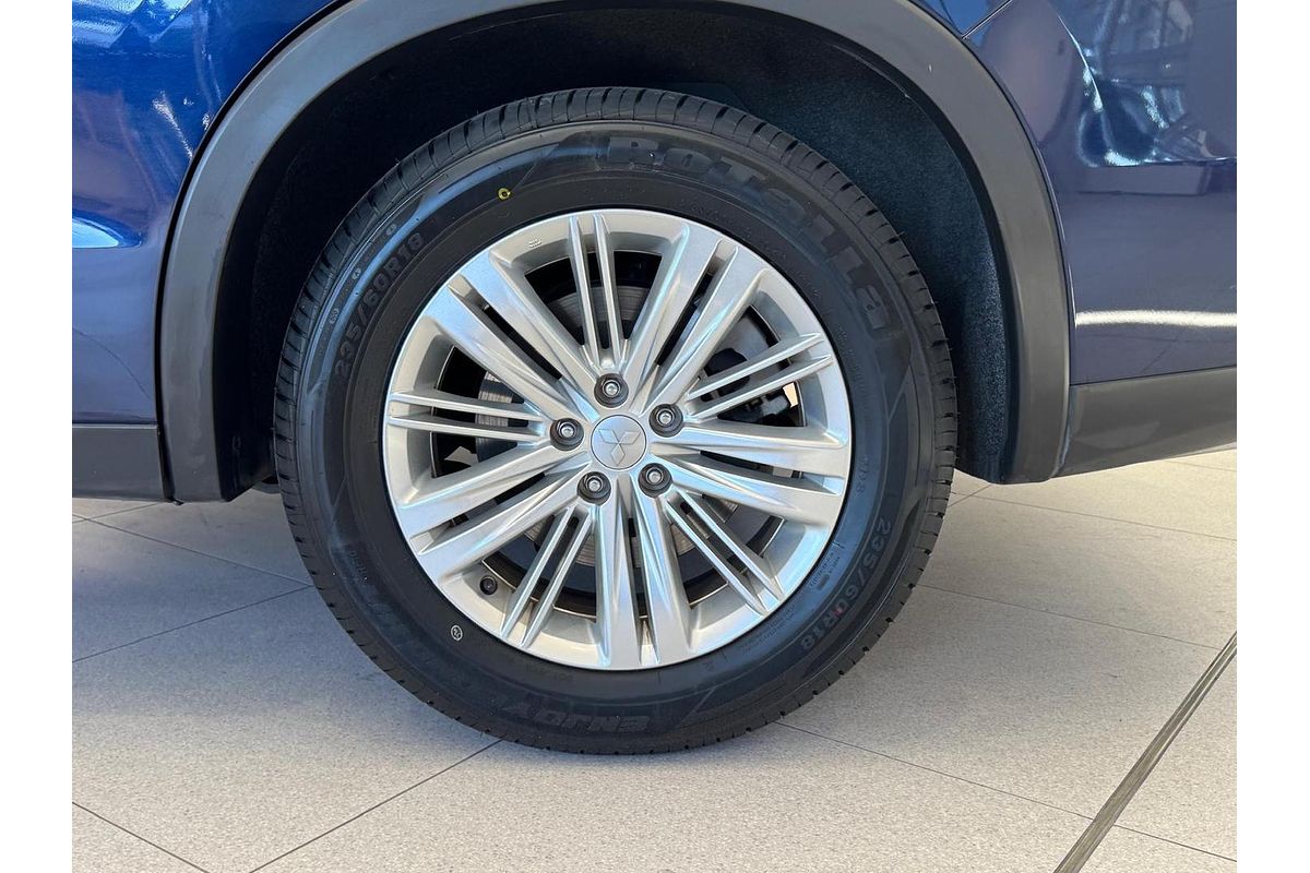 2024 Mitsubishi Outlander LS ZM