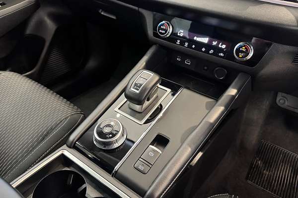 2024 Mitsubishi Outlander LS ZM