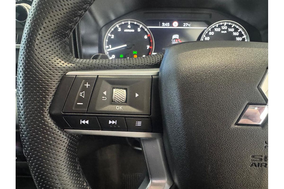 2024 Mitsubishi Outlander LS ZM