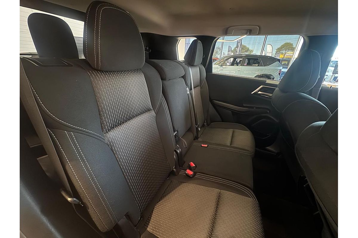 2024 Mitsubishi Outlander LS ZM