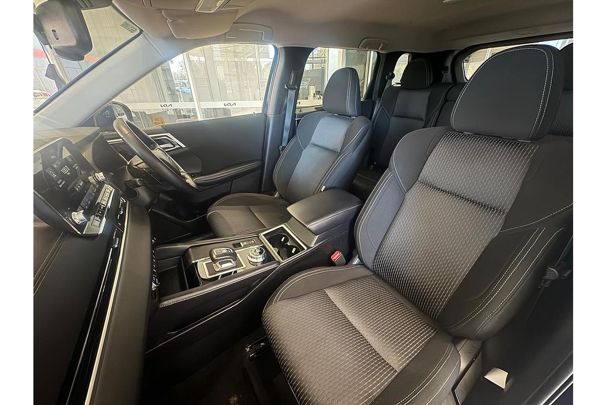 2024 Mitsubishi Outlander LS ZM