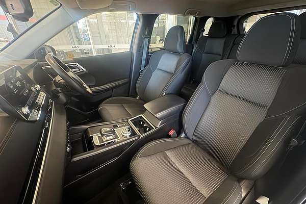 2024 Mitsubishi Outlander LS ZM