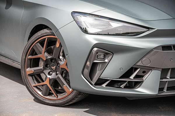 2025 CUPRA Leon VZx KL