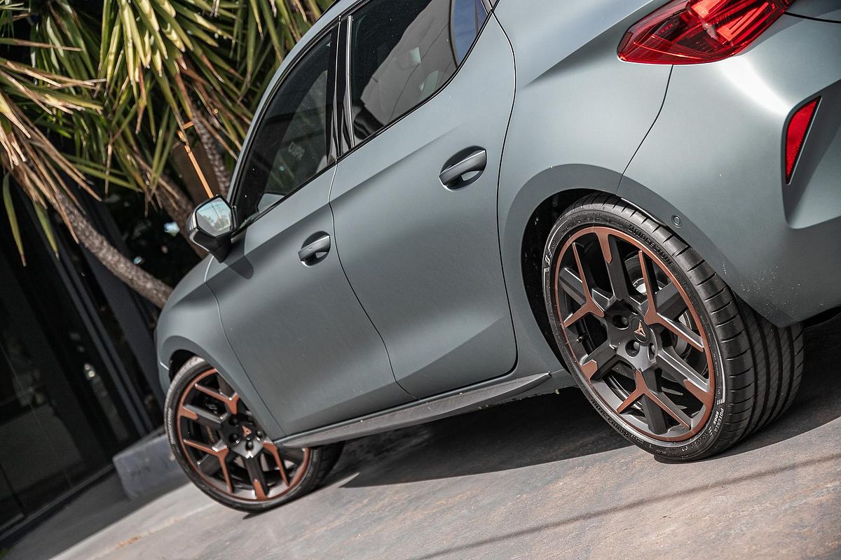 2025 CUPRA Leon VZx KL