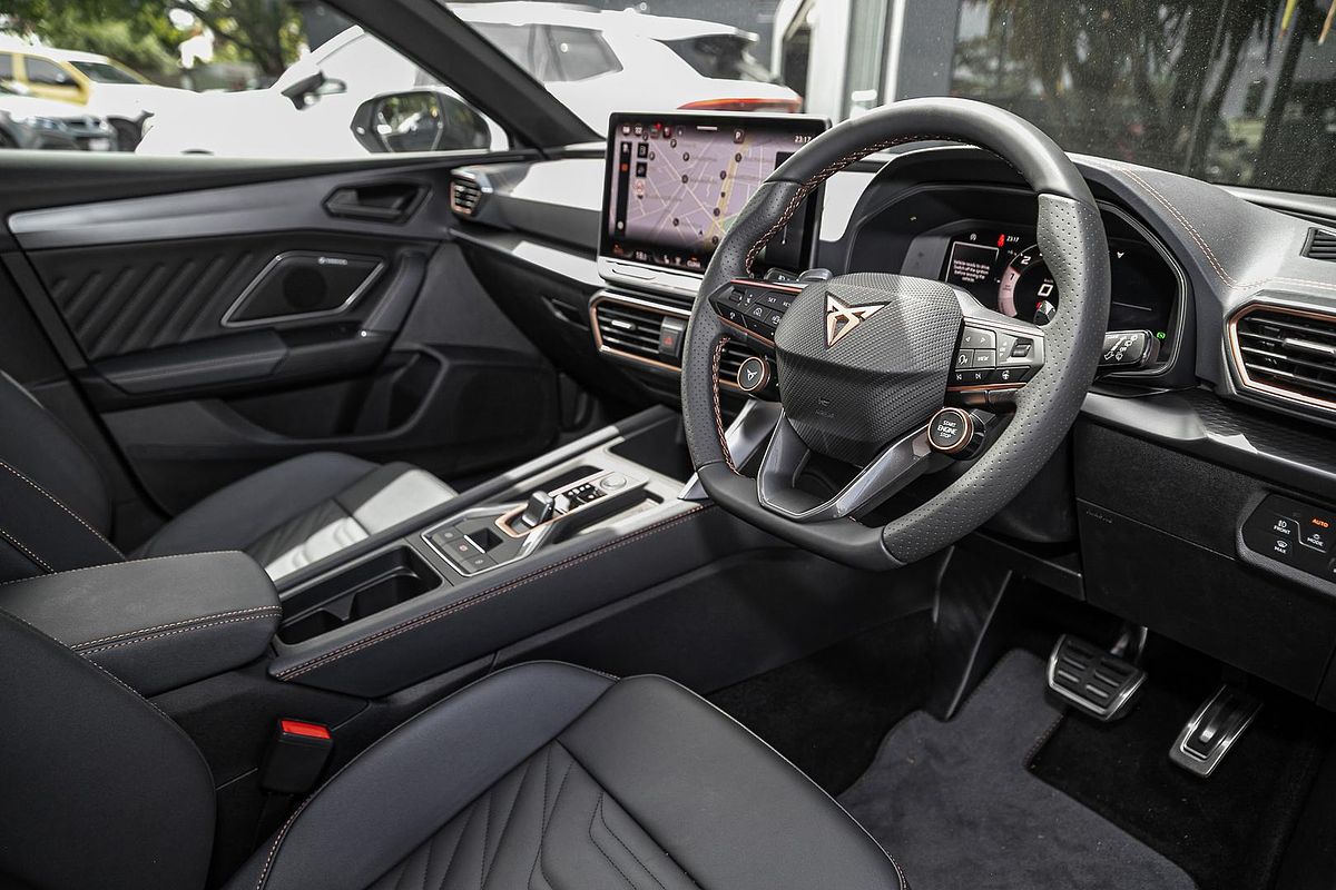 2025 CUPRA Leon VZx KL