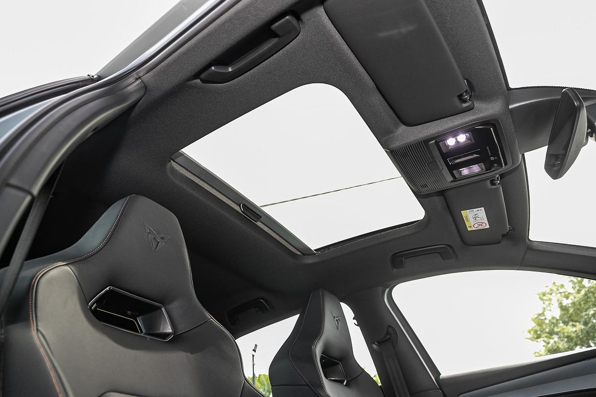 2025 CUPRA Leon VZx KL