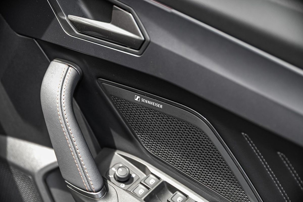 2025 CUPRA Leon VZx KL