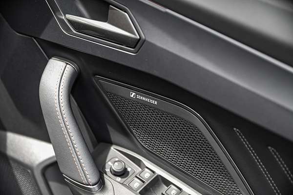 2025 CUPRA Leon VZx KL