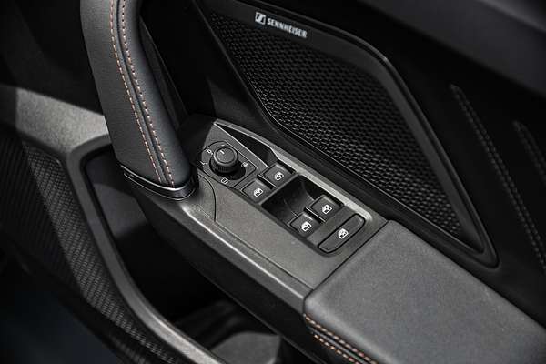 2025 CUPRA Leon VZx KL