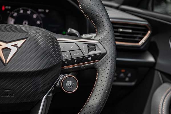 2025 CUPRA Leon VZx KL