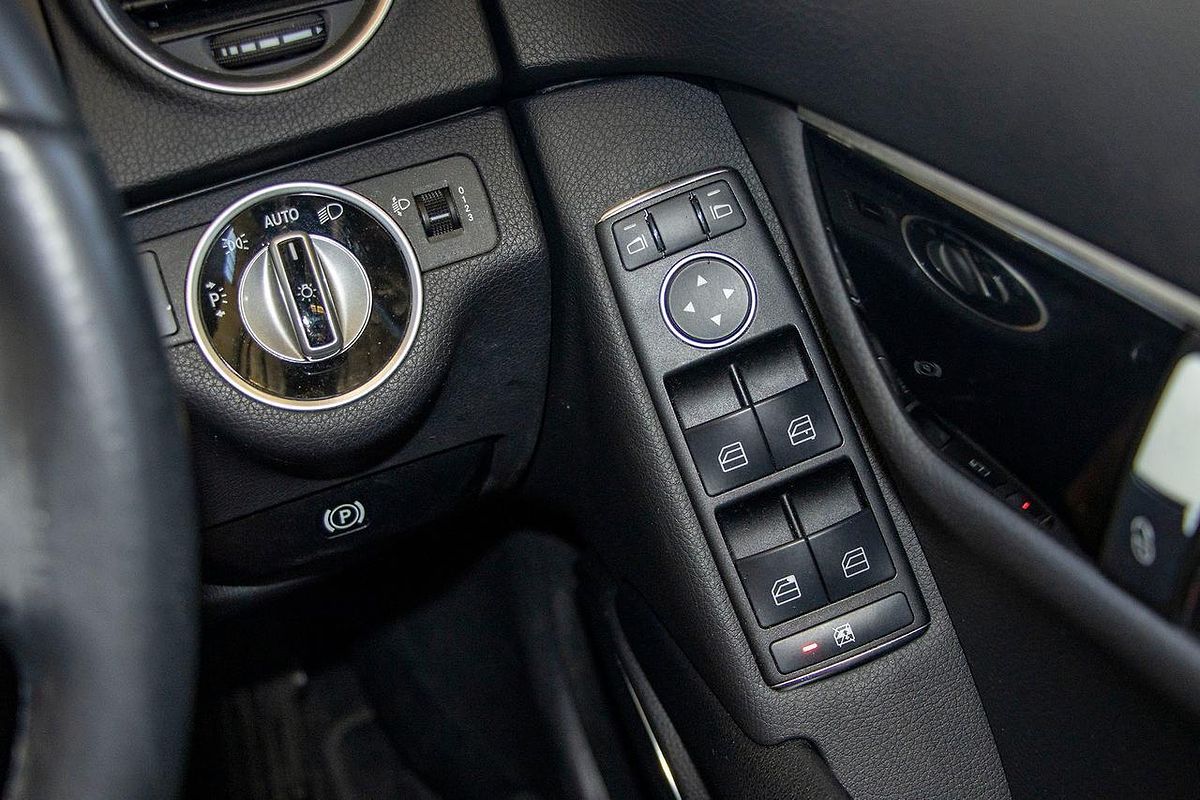 2012 Mercedes-Benz C-Class C200 CDI BlueEFFICIENCY Avantgarde W204