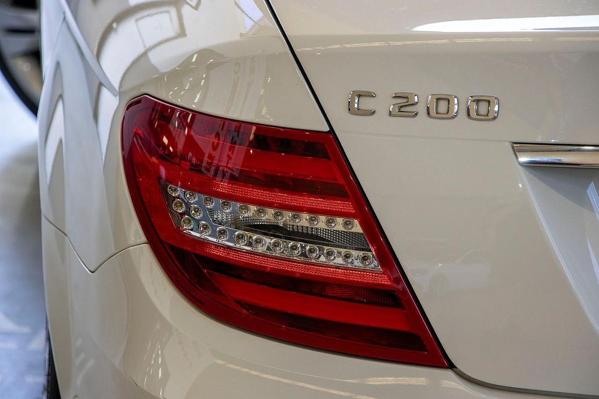 2012 Mercedes-Benz C-Class C200 CDI BlueEFFICIENCY Avantgarde W204