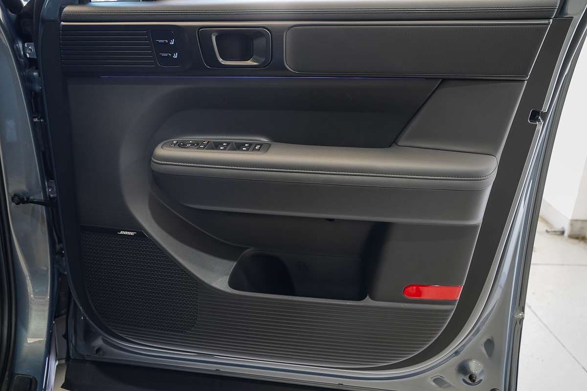 2025 Hyundai Santa Fe Calligraphy MX5.V2