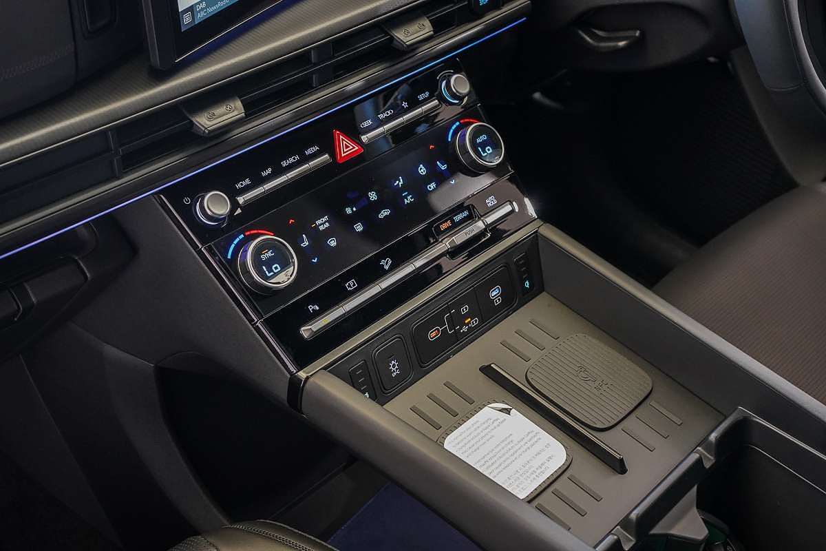 2025 Hyundai Santa Fe Calligraphy MX5.V2