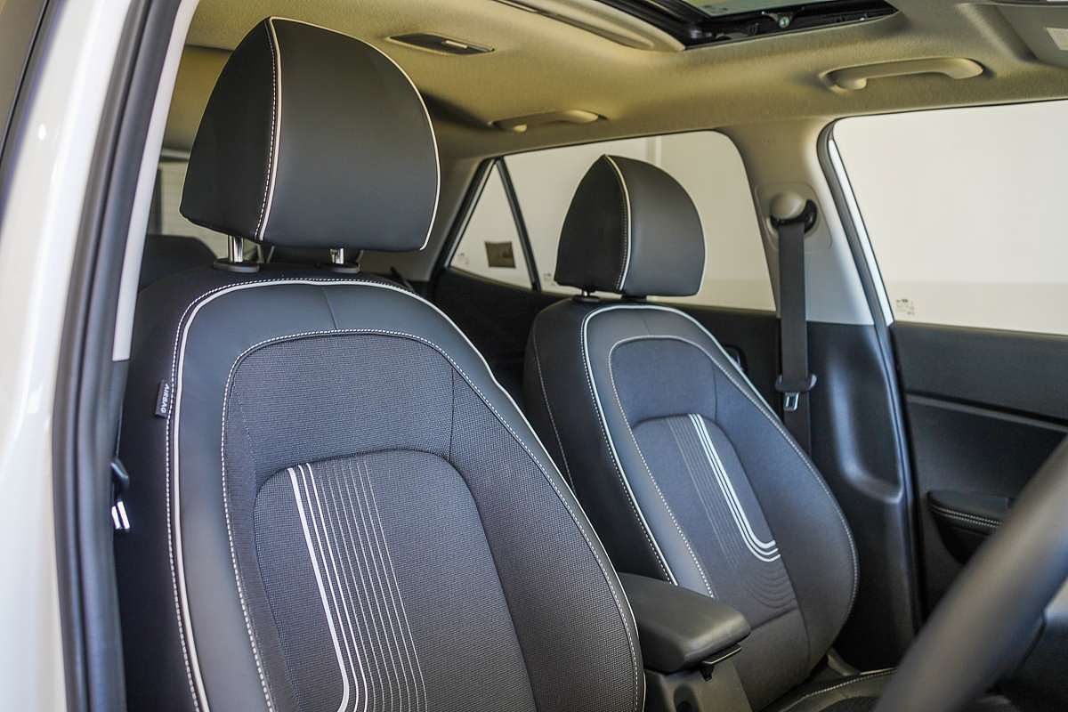 2025 Hyundai Venue Elite QX.V5