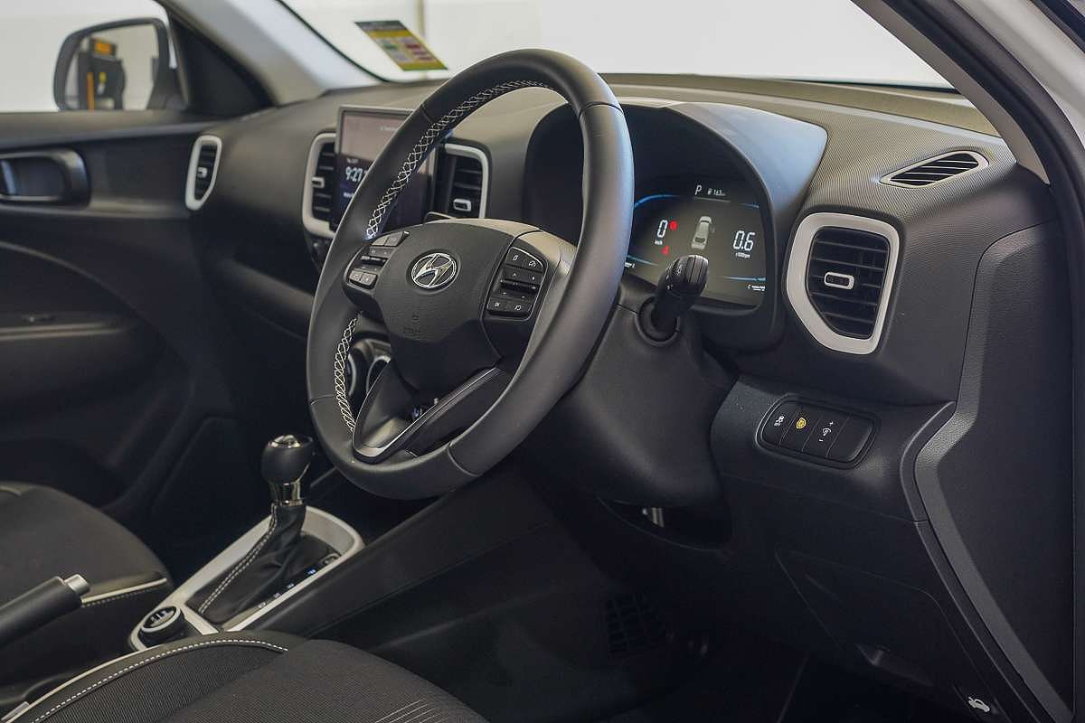 2025 Hyundai Venue Elite QX.V5