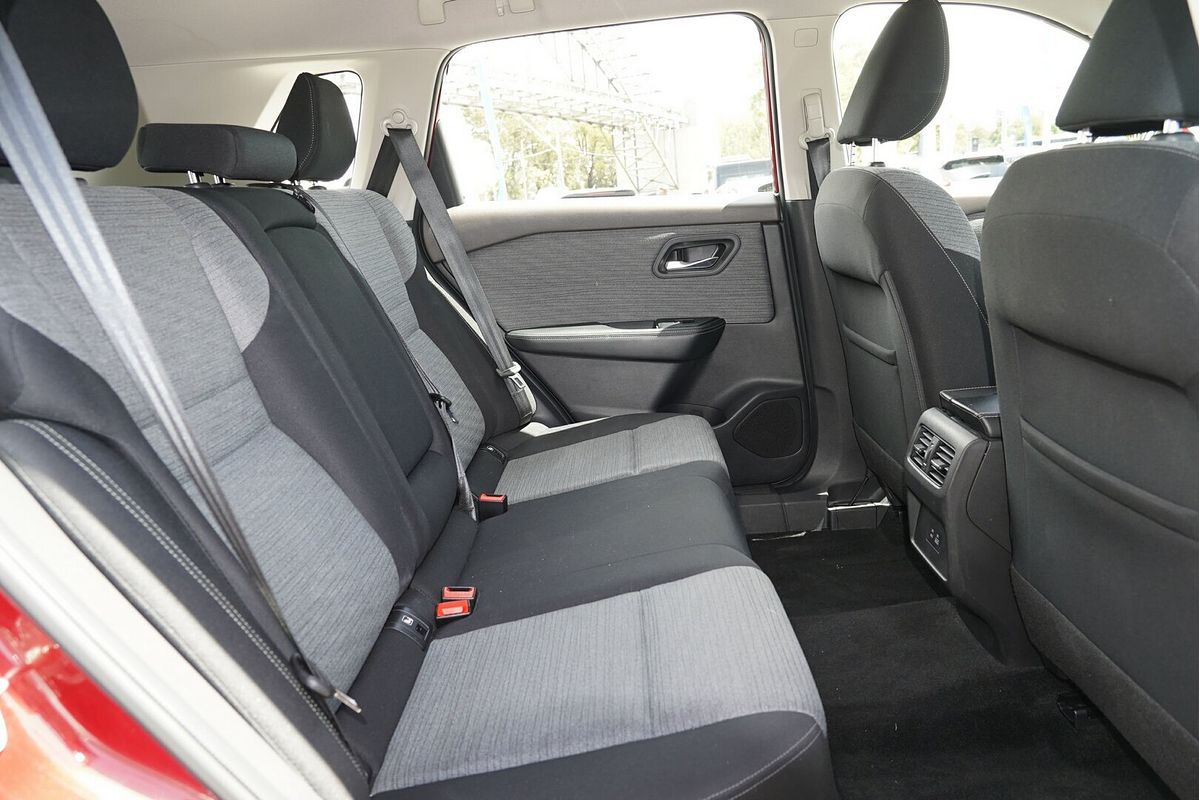 2023 Nissan X-TRAIL ST T33