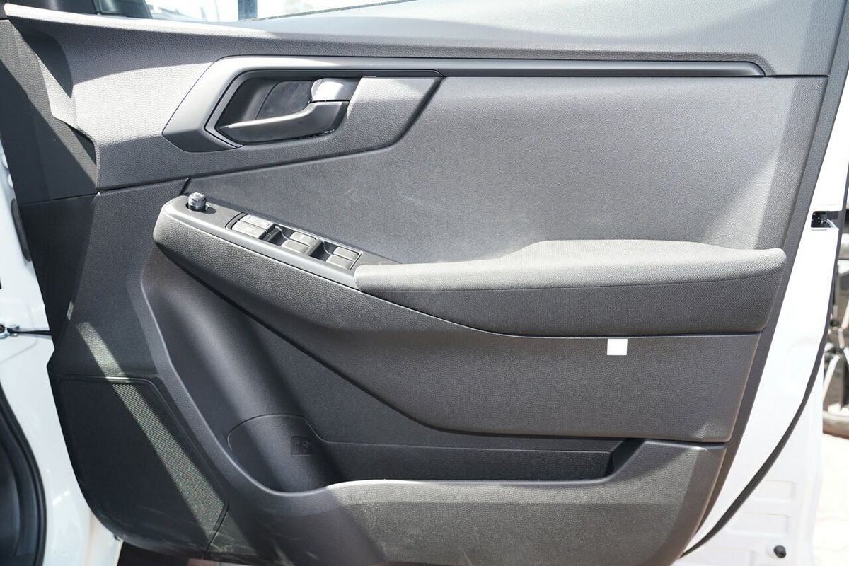 2025 Isuzu D-MAX SX High Ride Rear Wheel Drive