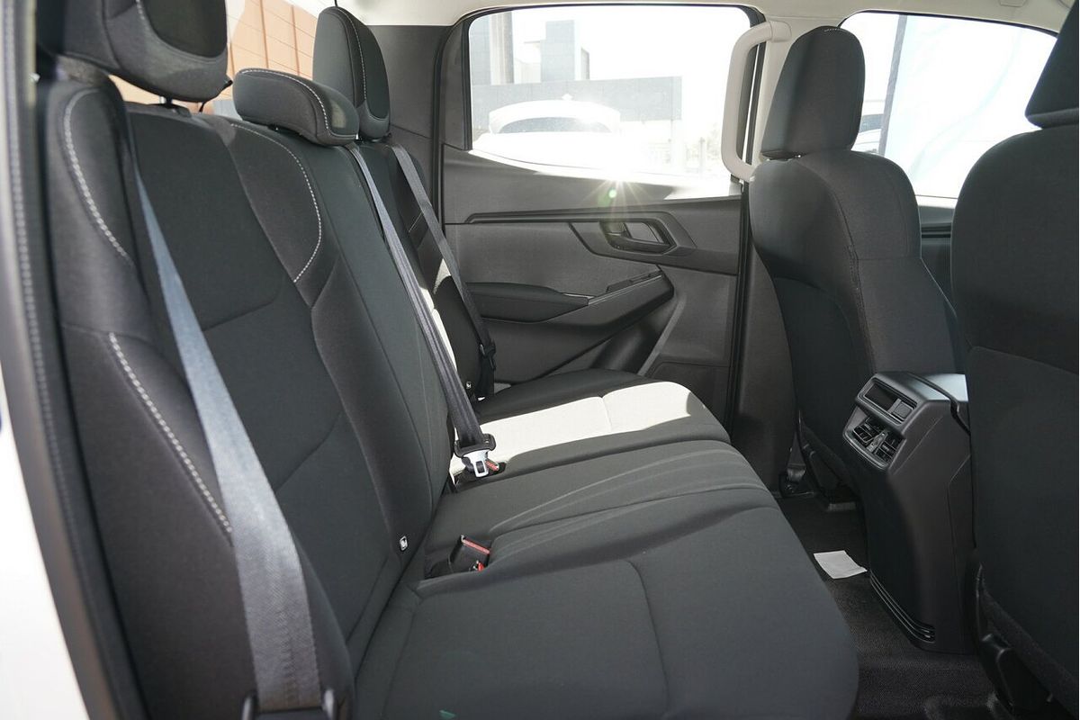 2025 Isuzu D-MAX SX High Ride Rear Wheel Drive