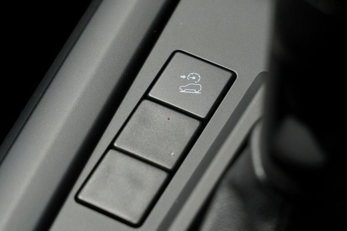 2025 Isuzu D-MAX SX High Ride Rear Wheel Drive