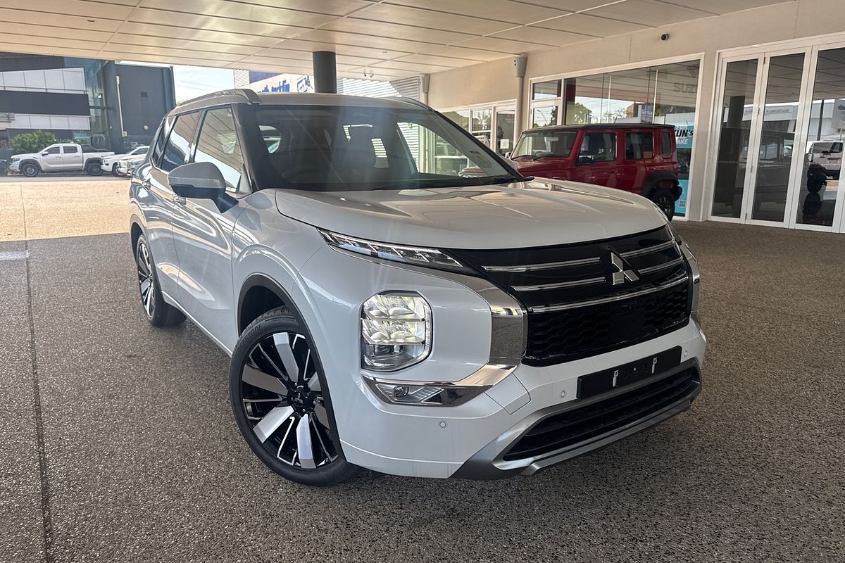 2025 Mitsubishi Outlander Exceed ZM