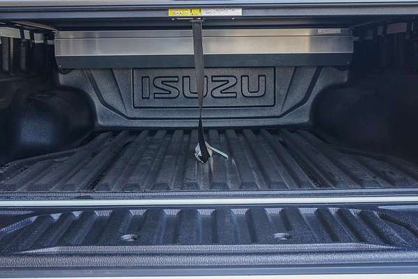 2025 Isuzu D-MAX X-TERRAIN 4X4
