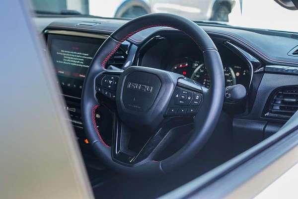 2025 Isuzu D-MAX X-TERRAIN 4X4