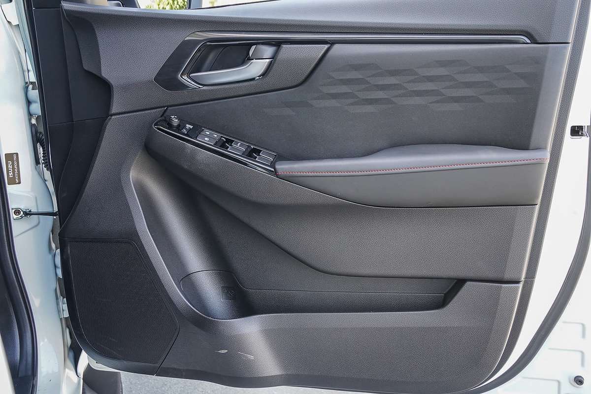 2025 Isuzu D-MAX X-TERRAIN 4X4