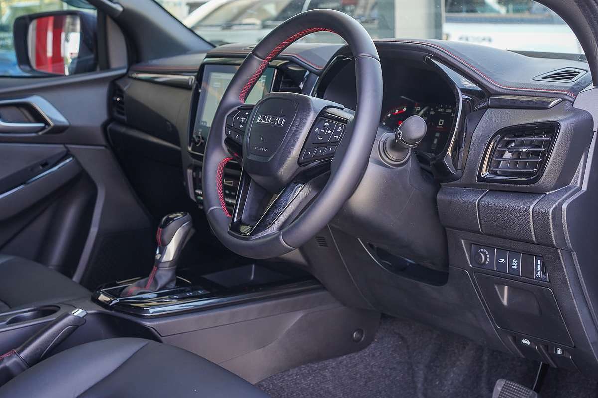 2025 Isuzu D-MAX X-TERRAIN 4X4
