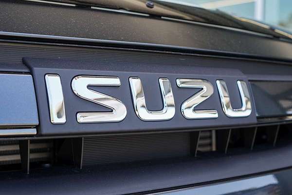 2025 Isuzu D-MAX X-TERRAIN 4X4